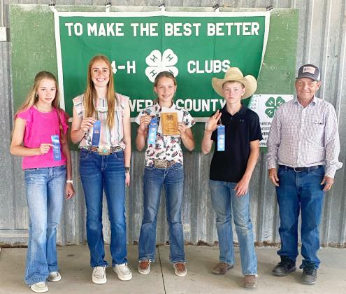 A skeleton crew of wool and mohair judgers who were not playing baseball or softball on Saturday, still got it done at the contest in Del Rio. Pictured left to right: Taytum Chambless, Mackenzie Wright, Channing Chambless, Kade Bannowsky, Bill Zuberbueler with Val Verde Wool &amp; Mohair. Courtesy photo.