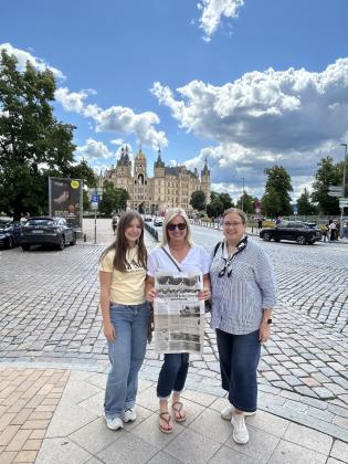 Last week they were in Paris, and this week they are at the Castle of Schwerin in Germany. Claire and Valera Corbin and Cordelia Kothmann continued their European tour in the city of Schwerin, the capital of Mecklenburg-Vorpommern state, Germany. The castle is situated on an island in the city’s main lake, Lake Schwerin. Thanks for taking us along, ladies! Courtesy photo.