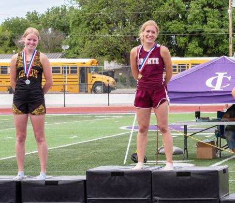 Yellowjackets run fast and jump far at area meet