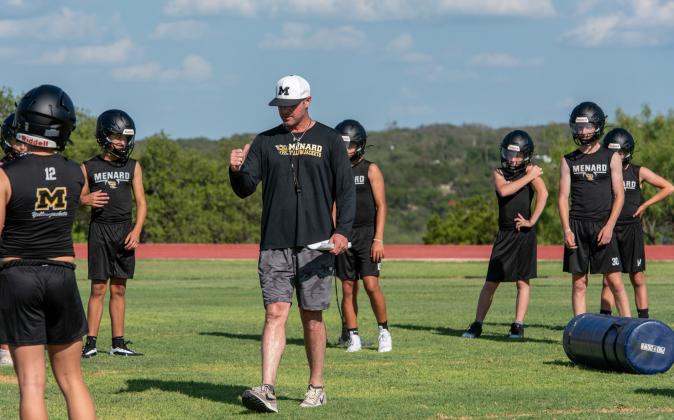 Jackets initiate '24 football season The practice field is abuzz