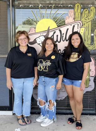 Generous stylists provide free haircuts for students