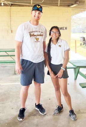 Lady Jacket golfer advances to regional round