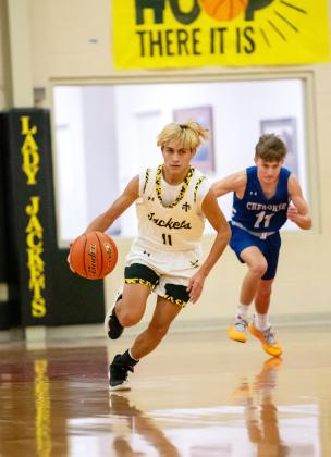 Yellowjackets, Lady Jackets defeat Eden, maintain winning b-ball records