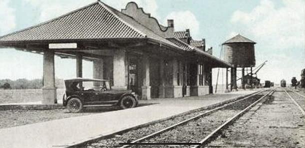 DEPOT TO MUSEUM- Menard's former train depot on Frisco St., pictured in an undated-but-thoughtto- be-1920s photo above, is the current site of the Menardville Museum. The museum is under the operation of Menard County Historical Society (MCHS), who could use your support of their garage sale fundraiser Saturday, October 19, 9-6. Courtesy photo.