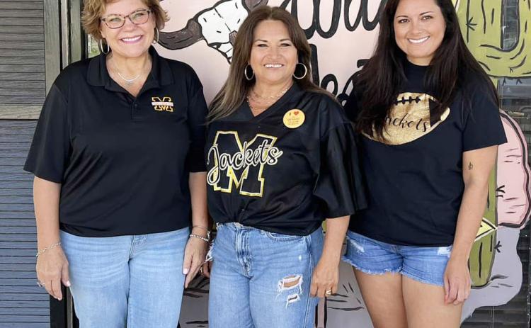 Generous stylists provide free haircuts for students