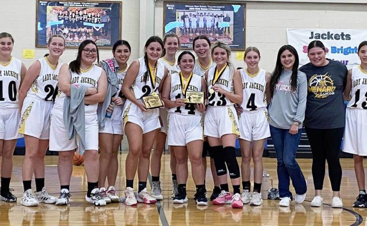 HOMETOWN TOURNEY CHAMPS- The Lady Jackets took first place in Menard’s first annual Holiday Basketball Tournament. Pictured left to right: Aubree Hernandez, Kylee Sommerville, Cozette Halley, Aliah Saiz, Harlie Castleberry, Makinley Kothmann, Mackenzie Compton, Tatum Ruiz, Zoe Catleberry, Korah Mayfield, Kaitlyn Whitaker, Sabri Zamora, Kristen Portilla, Dani Ruiz, Isabella Hernandez. Courtesy photo.